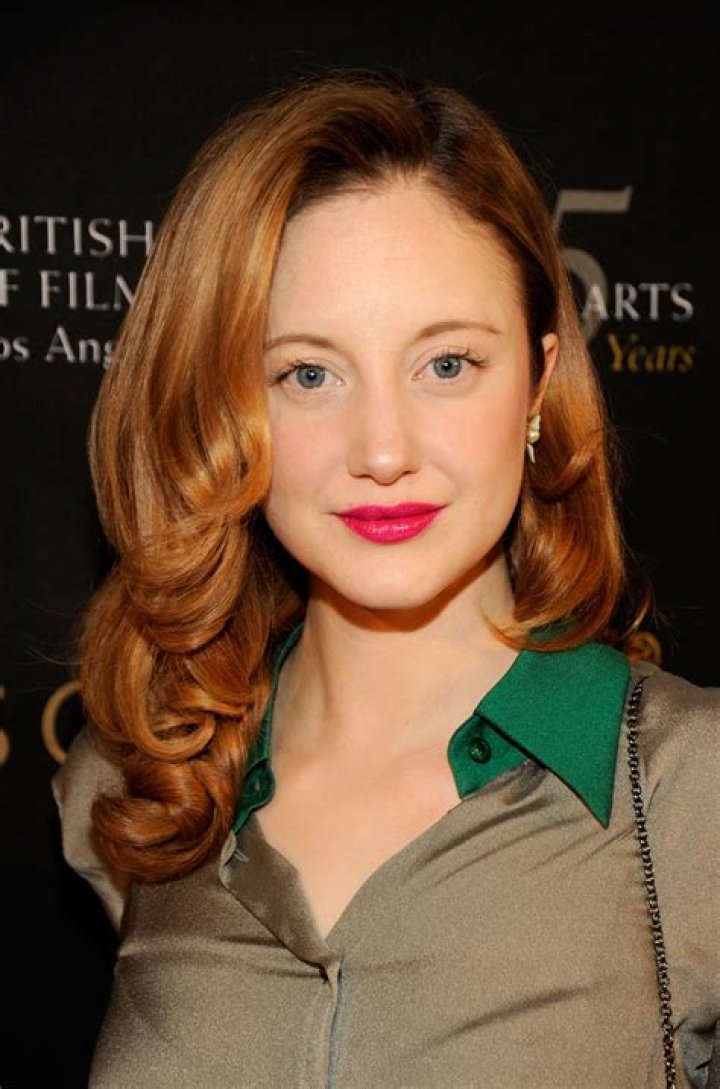 Andrea Riseborough's height, weight. He had to lose weight for her role