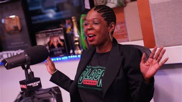 Marlo Williams On Comedy Come Up, WalMart, White Guys + More YouTube