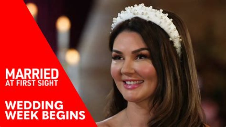 Married At First Sight Why Fans Think Johnny & Myrla Aren't Dating
