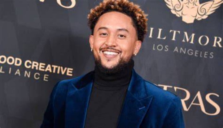 Tahj Mowry Biography; Net Worth, Age, Height, Education, Family, Movies